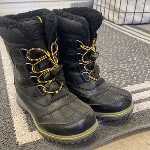 Size 1 Kids Snow Boots